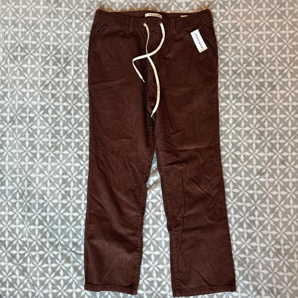 Brown corduroy trousers and cream t-shirt - Picture 2 of 7